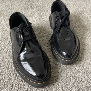Size 7 dr Martens Dupree 3 point flat shoes